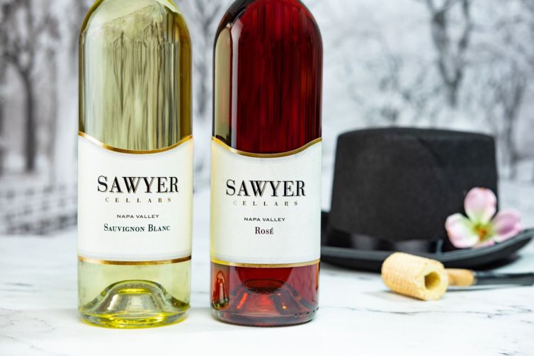 Sawyer Wine Frosty Christmas Photos